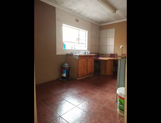 3 BEDROOM HOUSE FOR SALE IN FOREST HILL